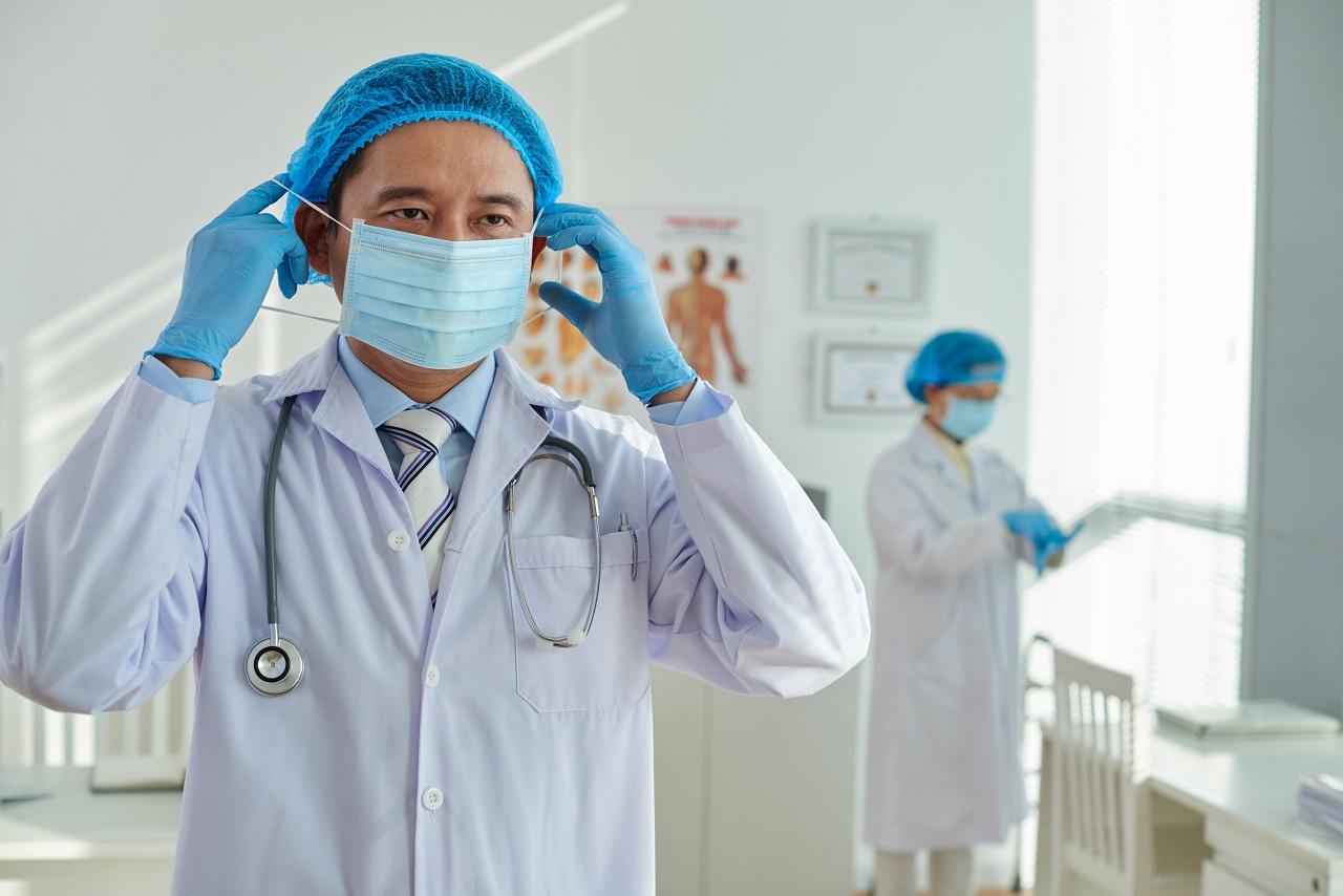 A doctor preparing for HDR Brachytherapy