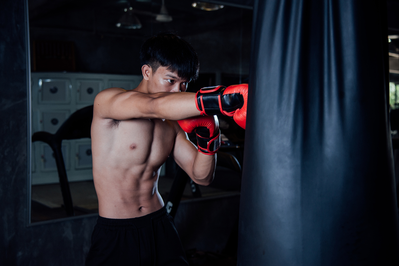 A man boxing